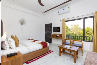 Seven Corbett Resort Hotels near Shiv Mandir