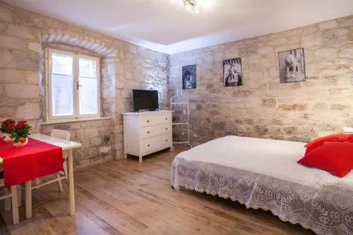 Apartment & Room Ursa
