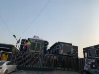 HQ Apart Hotel Hotels near Dream World Africana