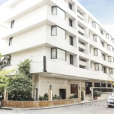 Hotel Parle International Отели рядом с достопримечательностью «Пляж Джуху»