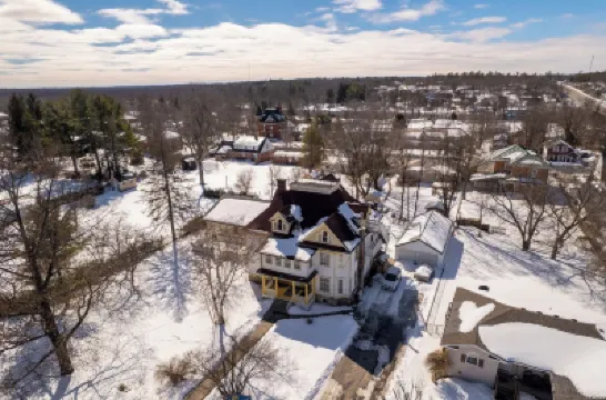 Marmora and Lake Inn and Victorian Diner Hotel a 