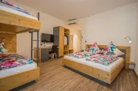 Pension Yvonne - Superior Hotels near Vindjammer