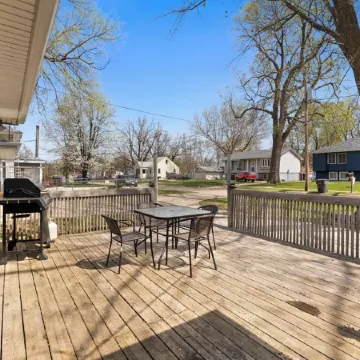 Beautiful home minutes from downtown!