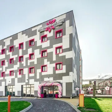 Amarant Urban Hotel & Conference Center by Chm Отели рядом с достопримечательностью «Андреевская церковь»