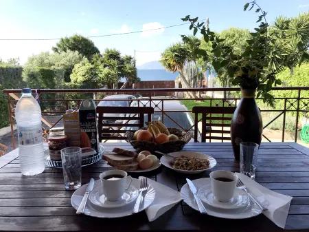 Villa Bella Loukisia Отели в г. Халкида