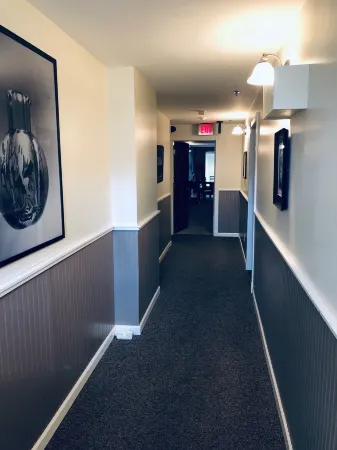 Lodging at the Gaffer Inn Отели в г. Корнинг