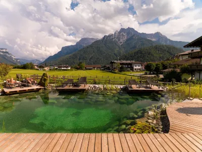 Wander und Wellnesshotel Waidringer Hof 4-Sterne-Superior · 1. Glückshotel in Tirol Hotels in der Nähe von Loferer Alm Bahn 2