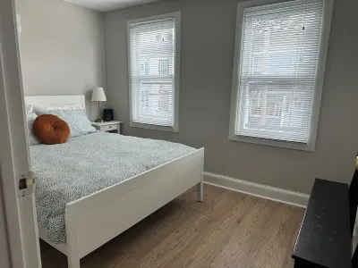 Cute and Close to Downtown! Off street parking w/ short walk to Academy/Stadium