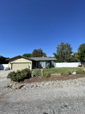 Family friendly Getaway in private culdesac Hotels near Daroga State Park