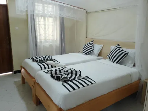 Oltotoi Suites فنادق في Olooloitikosh