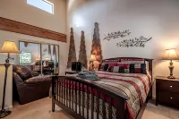 Rare Heavenly 2Br*Lake Views*Shuttle Access*Dog OK