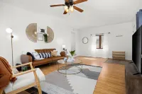 Cozy Vinyl Listening Station and Spacious Backyard - Charming Retreat Hotels in Peoria Heights