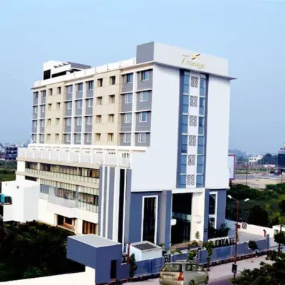 Hotel Lineage Hotels near Singapore Mall