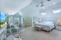 Gulf to Bay Access and Private Heated Pool - Stunning Island Oasis