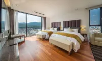 Dobong Hotel Bay204