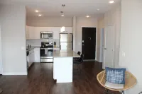 Campustown Flat near Jack Trice with Firepit Hoteles en Ames