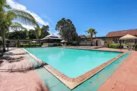 Oasis Motel - piscina