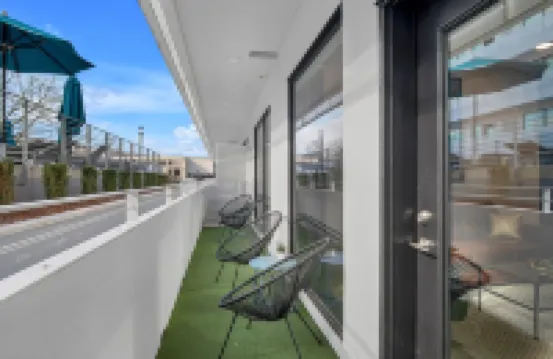 Upscale Cozy Nashville Condo * Pool, Patio, Parking