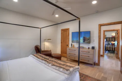 Gourmet Kitchen and Stunning Outdoor Deck - Elegant Luxury Retreat