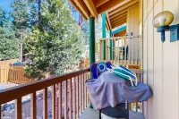 Convenient condo near the lake with shared pool & hot tub 塔霍維斯塔住宿飯店