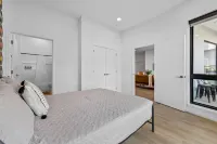 Nashville Vibes: Central 2BR Gem, Sleeps 6 Hotels in Berry Hill