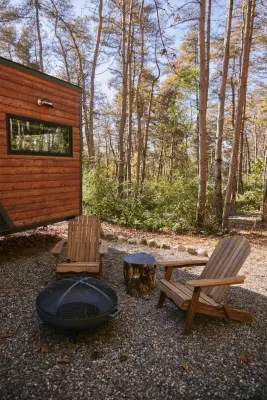 All-Inclusive Culinary Experience and Cozy Tiny Houses - Charming Nature Retreat Hotels in Cambridge