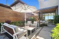 Heated Pool, Rooftop Lounge and Gym - Stunning Ocean View Retreat