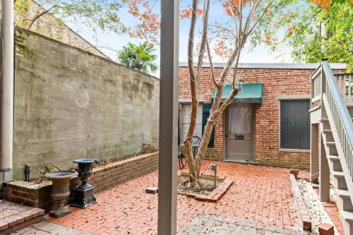 Full Kitchen and Washer Dryer Convenience - Spacious Historic Escape