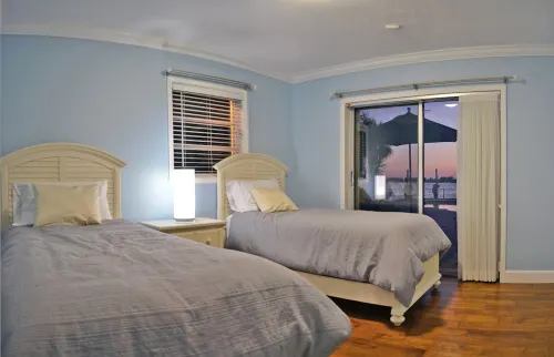 Panoramic Bay Views and Tranquil Pool - Stunning Waterfront Haven