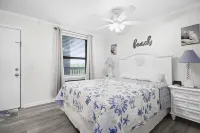 Breathtaking Views and Abundant Amenities - Stunning Oceanfront Escape Hotel di Surfside Beach