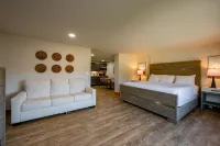 Poolside Access and Full Kitchen - Luxurious Suite Retreat