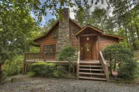 Gourmet Kitchen and Entertainment Hub - Enchanting Family Retreat