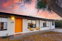Splash! Pool Home Sleeps up to 12! Fun! Hotels near Sam's Club