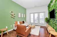 Pool and Prime Midtown Location - Stylish Modern Retreat