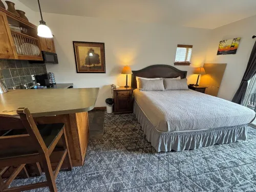 Shared Roof Top Hot tub @ Silver Mtn en suite also listed separately