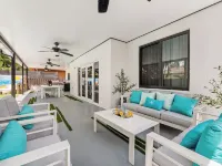 Paradise Resort Heated Pool, Mini Beach, Game Room Hotels in Country Walk