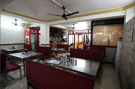 Hotel Sai Yatri Отели в г. Бхилмал