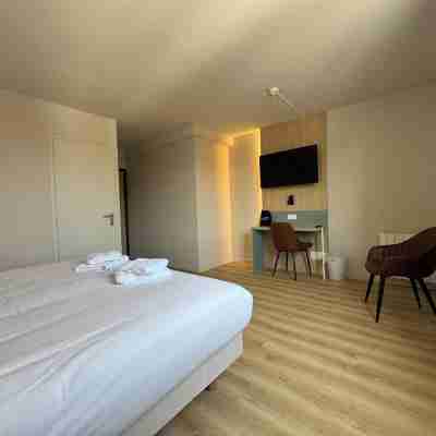 Brit Hotel Confort Carhaix Rooms