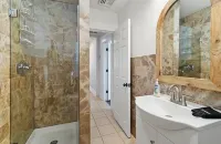 Oceanfront Escape Just Steps to Beach & Boardwalk with 4 Beach Badges 2 Car Park