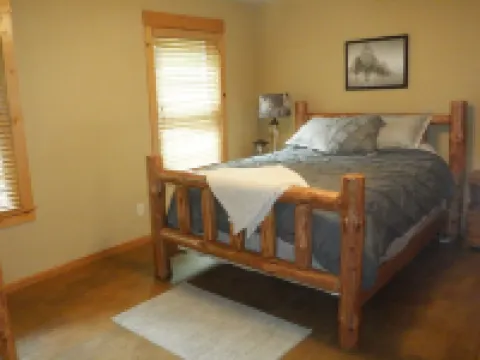Spacious Summer Escape: Private Backyard, Dock & Fire Pit, Channel Waterfront Hotels in Breezy Point