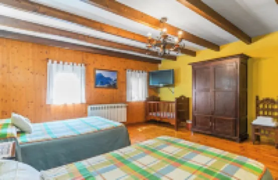 Lorences Rural Apartments with mountain views for 5 people