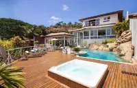Mansão Frente Praia Ferradura Por Luxury Rentals -  Ferienhäuser