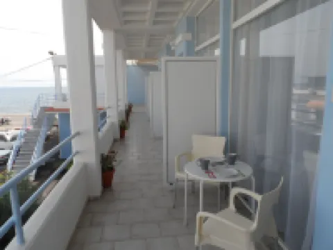 Seafront Studios and Apartments