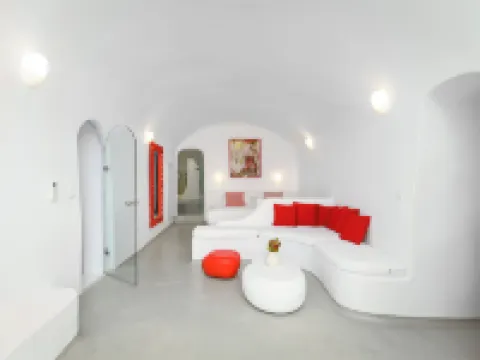 Trieris Villa & Suites Hotels in Fira