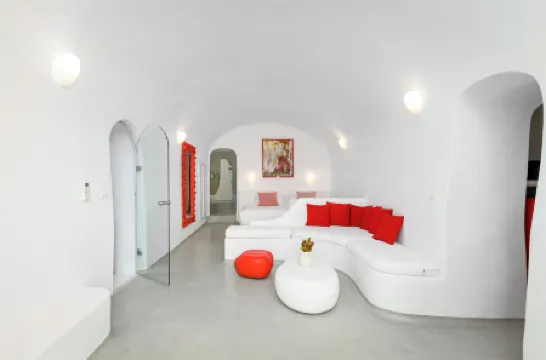 Trieris Villa & Suites