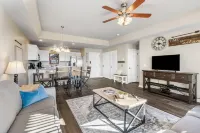 Oak Lane Escape - Branson - Resort Condo on Golf Course w/ Endless Amenities