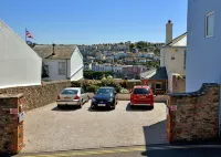 Beacon House B&B Brixham - parking