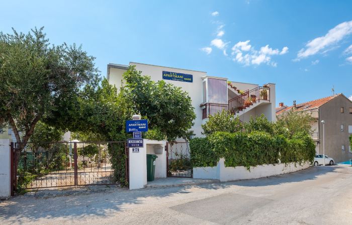 Apartments Near Beach Babic