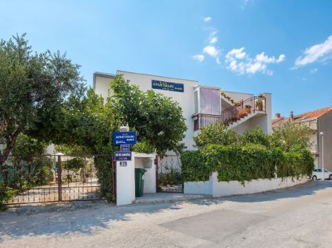 Apartments Near Beach Babic