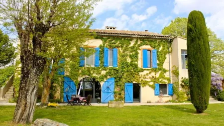 Chambre d'hôte la Beaudine Отели в г. Дофен